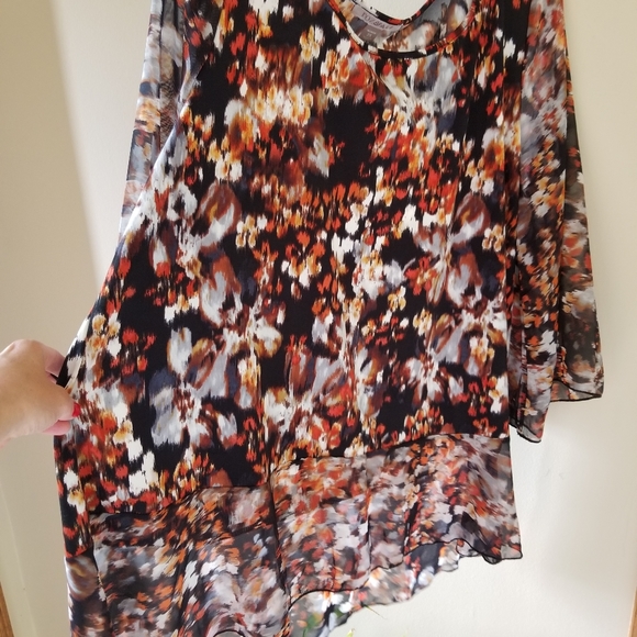 Dress Barn warm tone patterned tunic blouse, 2x - Picture 3 of 7